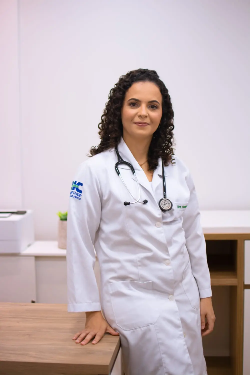 Dra. Yasmin Prata Ribeiro